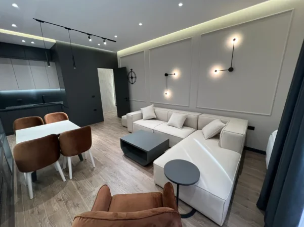 Tirane, jepet me qera apartament 1+1+Ballkon Kati 4, 80 m² 1.000 € (Kompleksi Delijorgji)