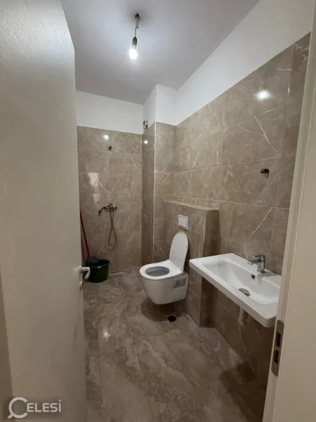 Tirane, jepet me qera apartament 2+1+Ballkon Kati 2, 98 m² 600 € (DON BOSKO)