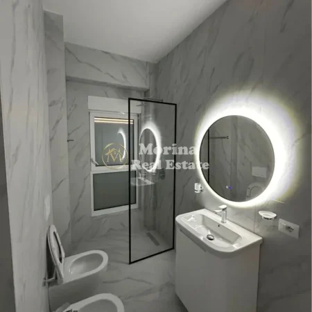 Tirane, jepet me qera apartament 1+1 Kati 7, 55 m² 550 € (Ali Demi, Rezidenca Kaimi)