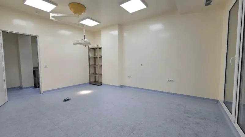 Tirane, jepet me qera zyre Kati 1, 150 m² 2.500 € (Kika 2)