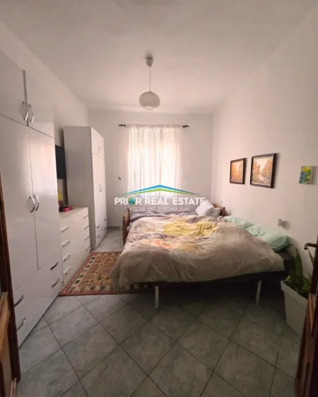 Tirane, jepet me qera apartament 2+1 Kati 1, 70 m² 60.000 ALL (Komuna e Parisit)