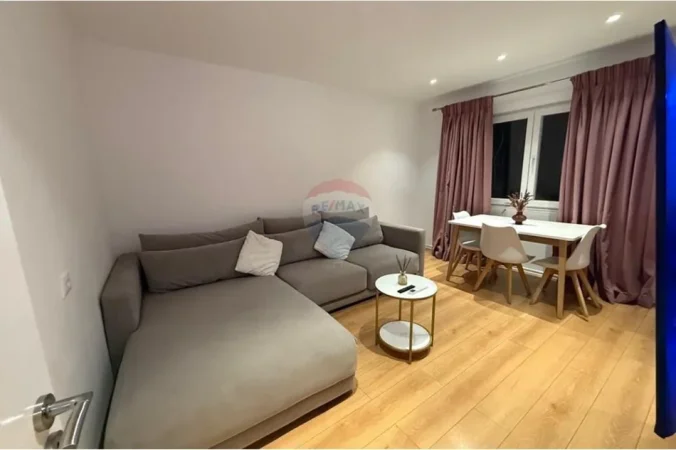 Tirane, jepet me qera apartament 1+1 Kati 4, 55 m² 650 € (Myslym Shyri)