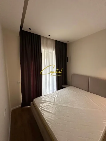 Tirane, jepet me qera apartament 1+1 Kati 7, 55 m² 550 € (ALI DEMI)
