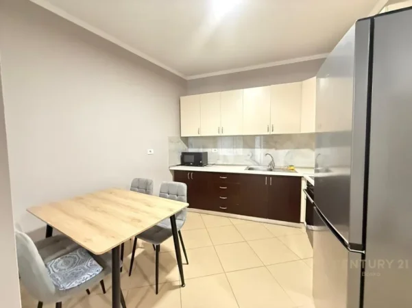 Tirane, jepet me qera apartament 2+1 Kati 2, 99 m² 650 € (Don Bosko)