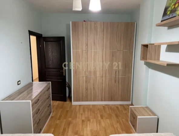 Tirane, jepet me qera apartament 2+1 Kati 3, 86 m² 520 € (Pallati i Brigadave)