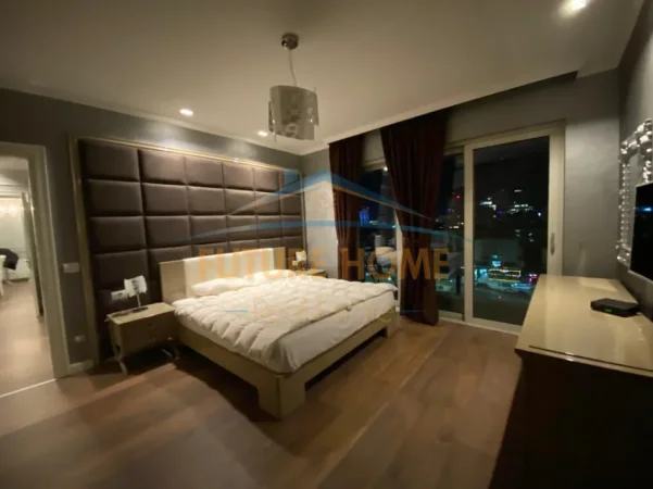 Tirane, jepet me qera apartament 2+1 Kati 8, 140 m² 3.000 € (Ambasador 3)