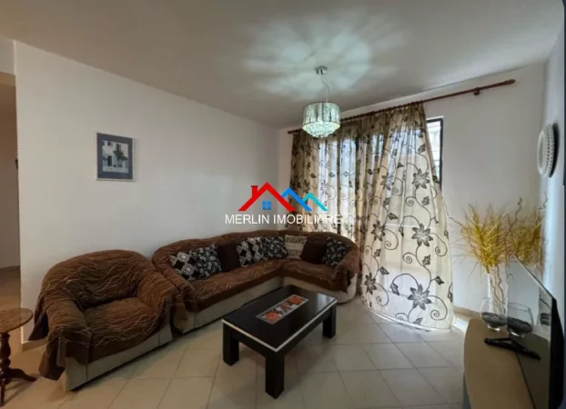 Tirane, jepet me qera apartament 2+1+Ballkon Kati 3, 85 m² 467 € (RRUGA 3 DESHMORET,YZBERISHT)