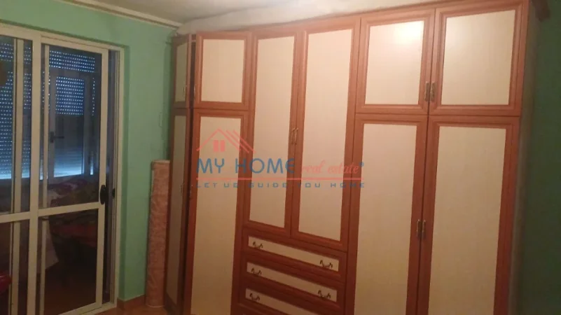 Tirane, jepet me qera apartament 1+1+Ballkon Kati 3, 65 m² 420 € (Zogu i Zi)