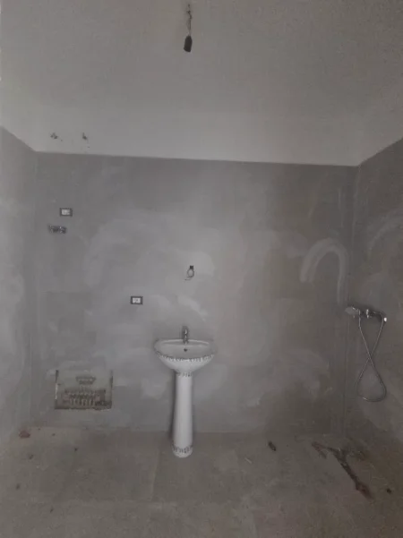 Tirane, shes apartament 1+1+Ballkon , 66 m² 99.630 € (Qerret)