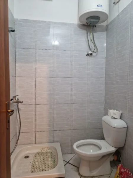 Tirane, jepet me qera apartament 1+1 Kati 6, 71 m² 400 € (Teodor keko)