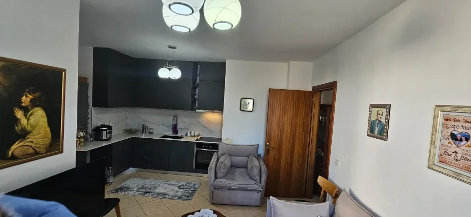 Tirane, shitet apartament 1+1+Ballkon Kati 4, 62 m² 150.000 € (Shkolla Mihal Grameno)