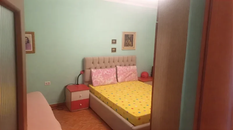 Tirane, jepet me qera apartament 1+1+Ballkon Kati 3, 65 m² 400 € (21 dhjetori)