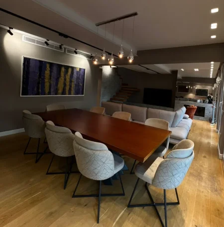 Tirane, jepet me qera apartament 2+1+Ballkon , 250 m² 2.000 € (Kodra e Diellit)