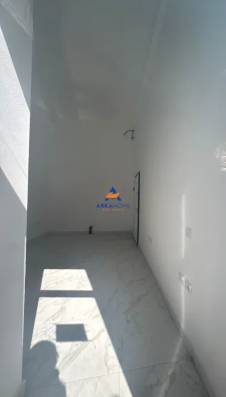 Tirane, shitet ambjent biznesi Kati 0, 30 m² 90.000 € 