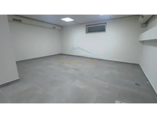 Shqiperi, jepet me qera ambjent biznesi Kati -1, 130 m² 1.800 € (Vasil Shanto)