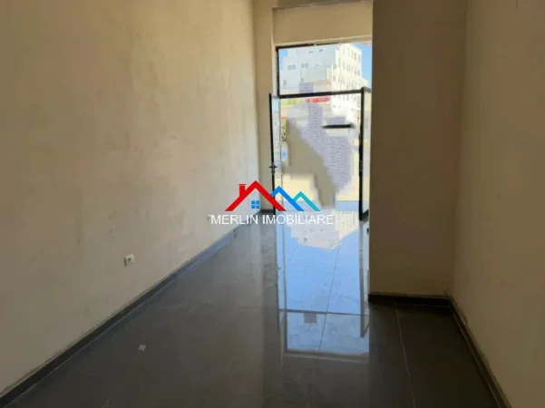 Tirane, jepet me qera ambjent biznesi Kati 0, 32 m² 500 € (RRUGA SOKRAT MIHO,ASTIR)