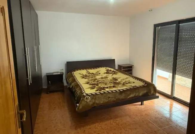 Tirane, jepet me qera apartament 2+1 Kati 4, 120 m² 650 € (Myslym Shyr)