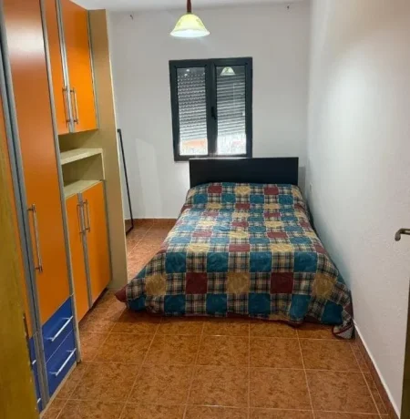Tirane, jepet me qera apartament 2+1 Kati 4, 120 m² 650 € (Myslym Shyr)