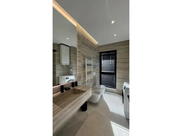 Tirane, jepet me qera apartament 2+1 Kati 9, 113 m² 1.800 € (RRUGA E KAVAJES)