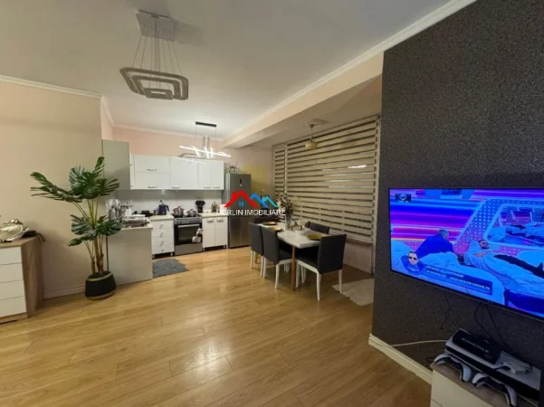 Tirane, shitet apartament 3+1+Ballkon Kati 4, 150 m² 250.000 € (RRUGA BILL KLINTON,KODRA E DIELLIT)