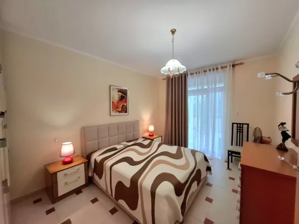 Tirane, jepet me qera apartament 1+1 Kati 2, 90 m² 630 € (Kopshti Zoologjik)