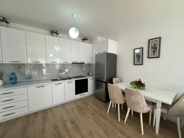 Tirane, jepet me qera apartament 2+1 Kati 4, 92 m² 700 € (Don Bosko)