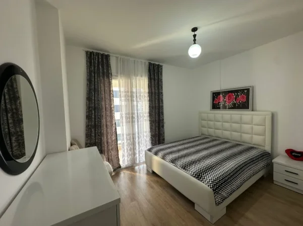 Tirane, jepet me qera apartament 2+1 Kati 4, 92 m² 700 € (Don Bosko)