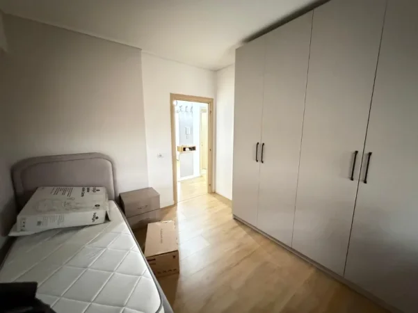 Tirane, jepet me qera apartament 2+1 Kati 2, 720 € 
