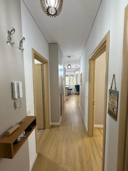 Tirane, jepet me qera apartament 2+1 Kati 2, 720 € 