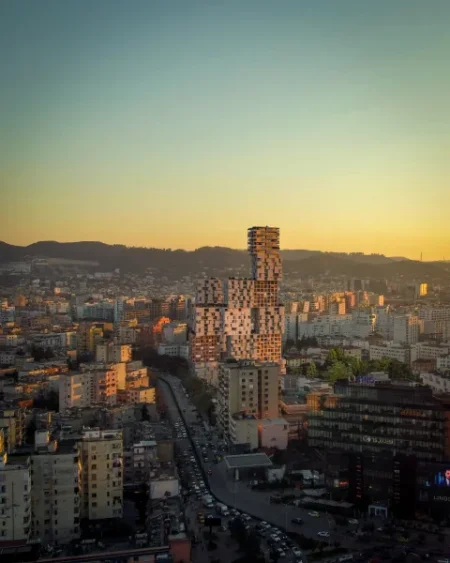 SHESIM AP 2+1 (📍21 Dhjetori - Hora Vertikal) 113 m², Kati 9, Orientim Jug, ÇMIMI : 250.000€ 😍🌟😍