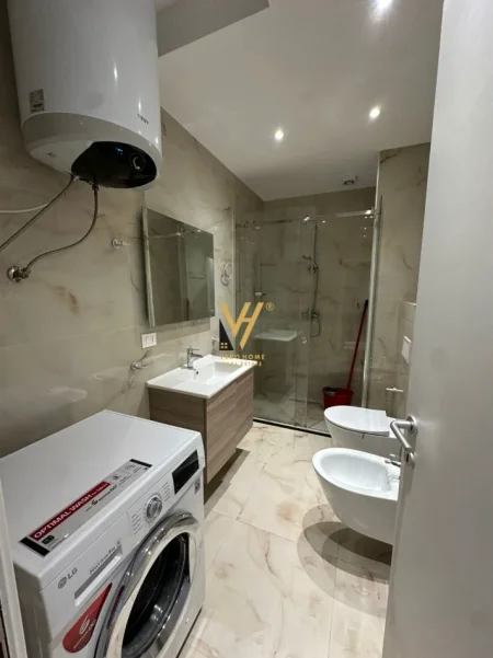 Tirane, jepet me qera apartament 1+1+Ballkon Kati 1, 77 m² 800 € (LIQENI I THATE)