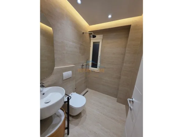 Tirane, shitet apartament 2+1 Kati 8, 112 m² 320.000 € (ish eskpozita)