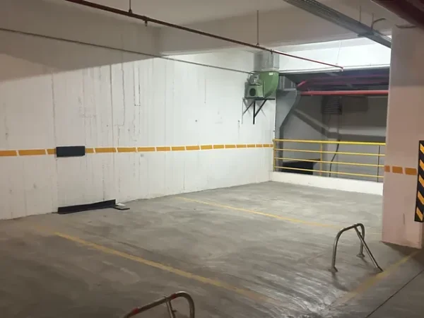 Tirane, shes garazh | post parkimi Kati -1, 12 m² (Fusha e Aviacionit)