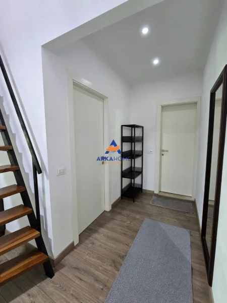 Tirane, jepet me qera apartament Dublex Kati 4, 80 m² 600 € 