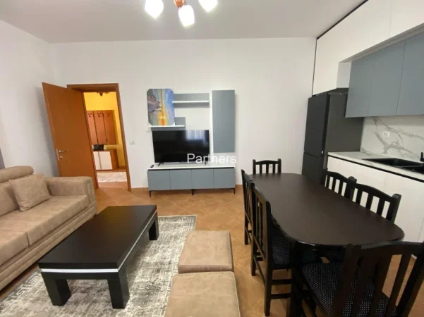 Tirane, jap me qera shtepi 2+1 Kati 2, 97 m² 500 € (rruga ali shefqeti)