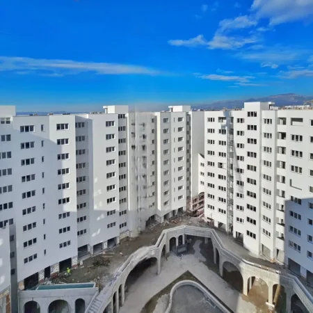 Tirane, shitet apartament 3+1+Ballkon Kati 9, 136 m² 231.200 € (River Residence)