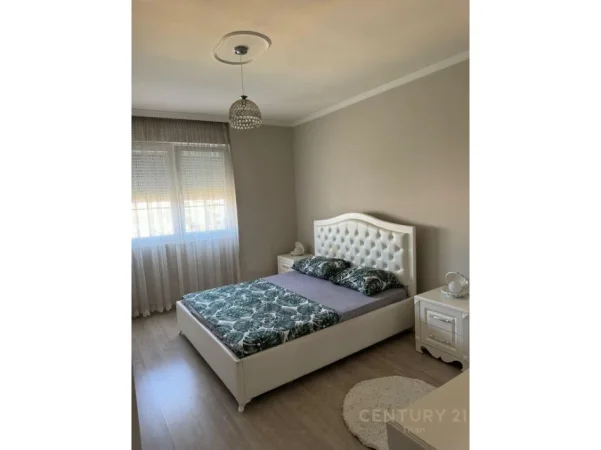 Tirane, jepet me qera apartament 2+1 Kati 4, 105 m² 180.000 € (Oxhaku)