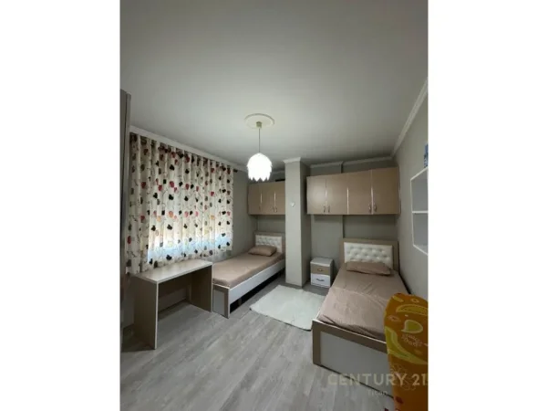 Tirane, jepet me qera apartament 2+1 Kati 4, 105 m² 180.000 € (Oxhaku)