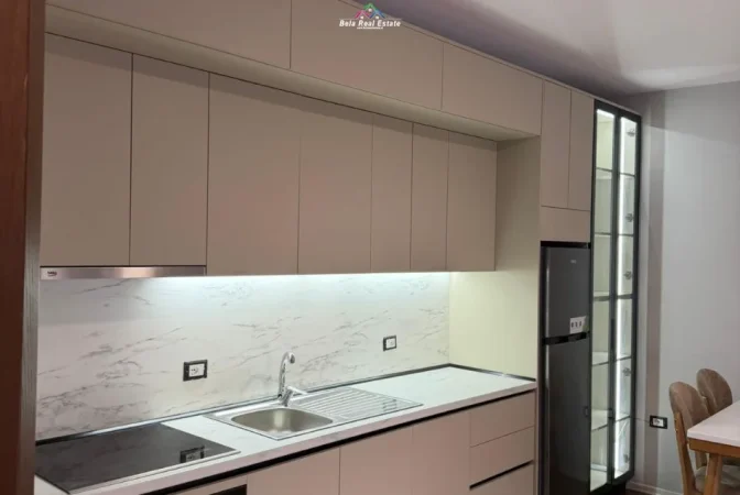 Tirane, jepet me qera apartament 1+1 Kati 5, 69 m² 730 € (Rruga Filip Jano)