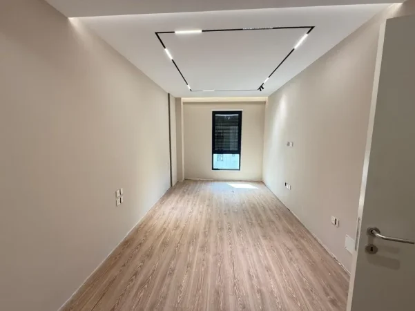 Tirane, jepet me qera apartament 2+1 Kati 4, 106 m² 850 € (Rruga Xhanfize Keko)