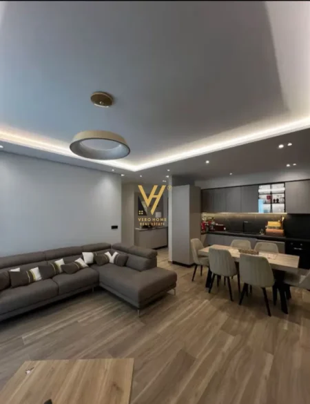 Tirane, jepet me qera apartament 2+1+Ballkon Kati 2, 120 m² 1.550 € (LUNDER)