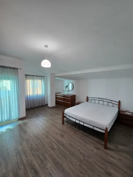 Tirane, jepet me qera apartament 1+1 Kati 4, 80 m² 600 € (RRUGA E DURRESIT)
