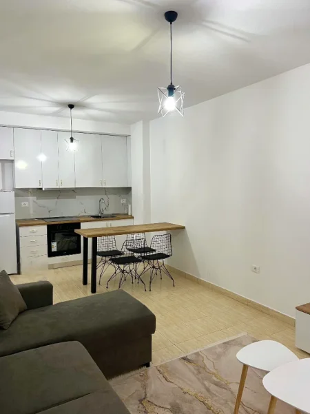 Tirane, jepet me qera apartament 2+1+Ballkon , 75 m² 600 € (Rrapo Hekali)