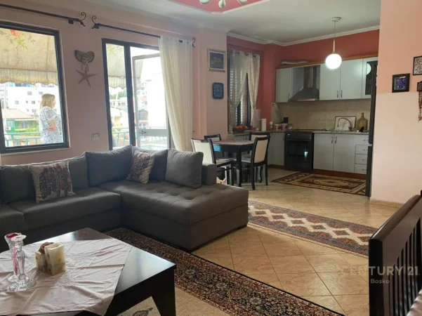 Tirane, shitet apartament 3+1 Kati 3, 141 m² 250.000 € (Kompleksi Grand, Tregu Elektrik)