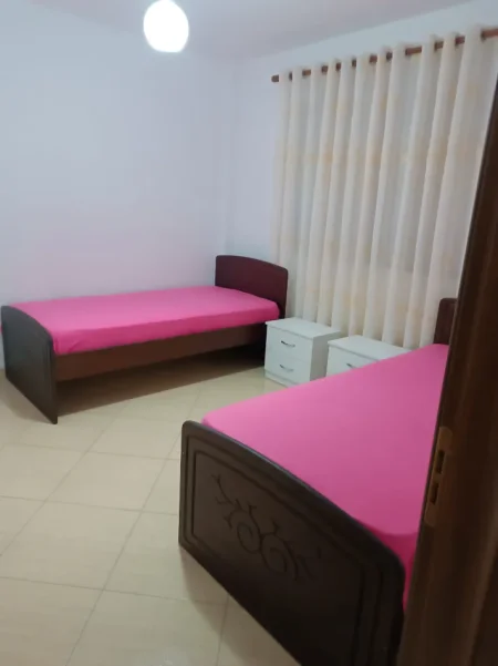 Tirane, jepet me qera 2+1 , 90 m² 500 € (kthesa kamzes)