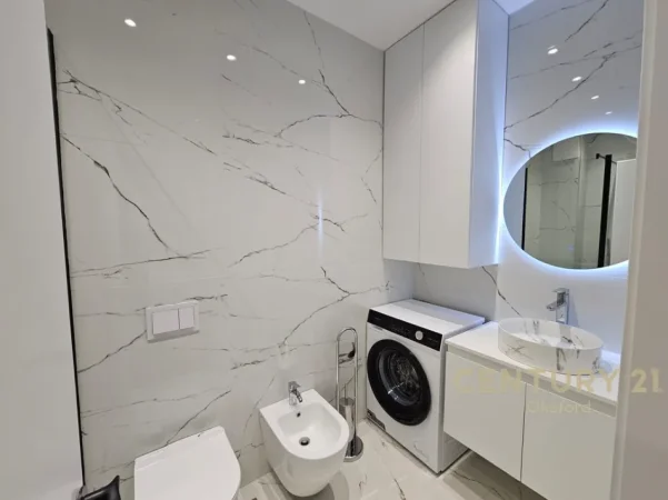 Tirane, shitet apartament 2+1+Ballkon Kati 9, 310.000 € (mine peza)