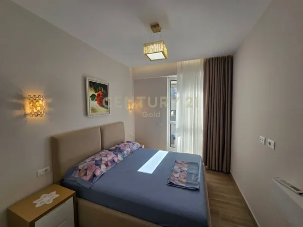 Tirane, jepet me qera apartament 1+1+Ballkon Kati 3, 60 m² 700 € (tek hotel mondial)