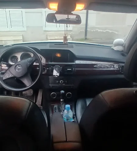 Tirane, shitet makine Mercedes benz glk 220 Nafte, e bardhë tiptronik Klima 210.000 km 11.200 €