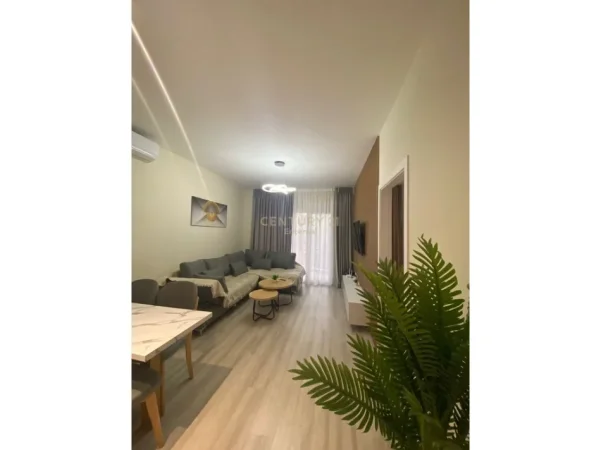 Tirane, jepet me qera 2+1 Kati 4, 76 m² 1.000 € (zogu zi)
