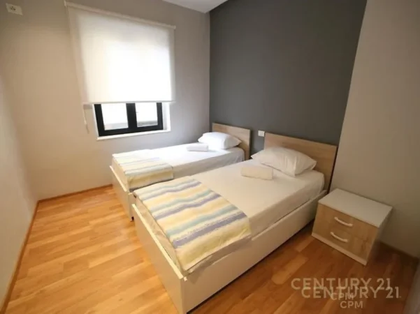 Tirane, jepet me qera apartament 2+1 , 78 m² 1.000 € 
